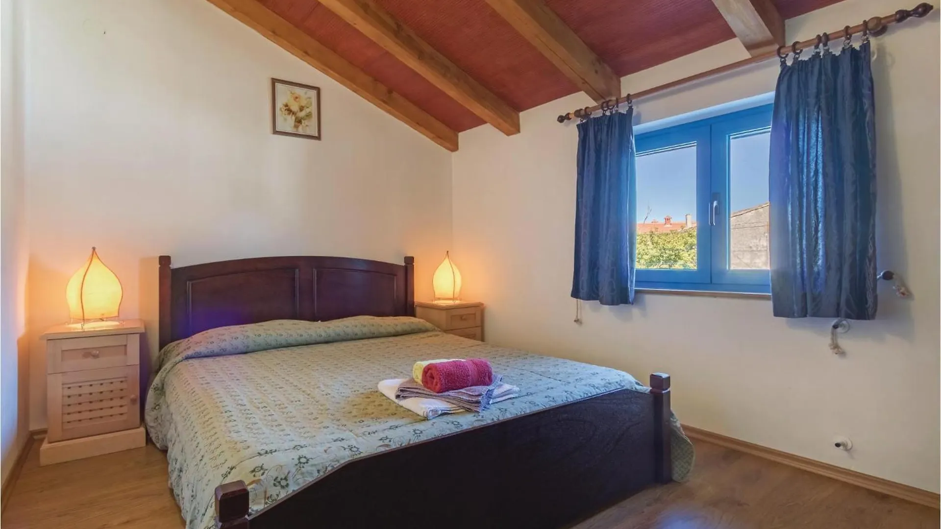2 Bedroom Awesome Home In Kamena Vas Karojba 別荘