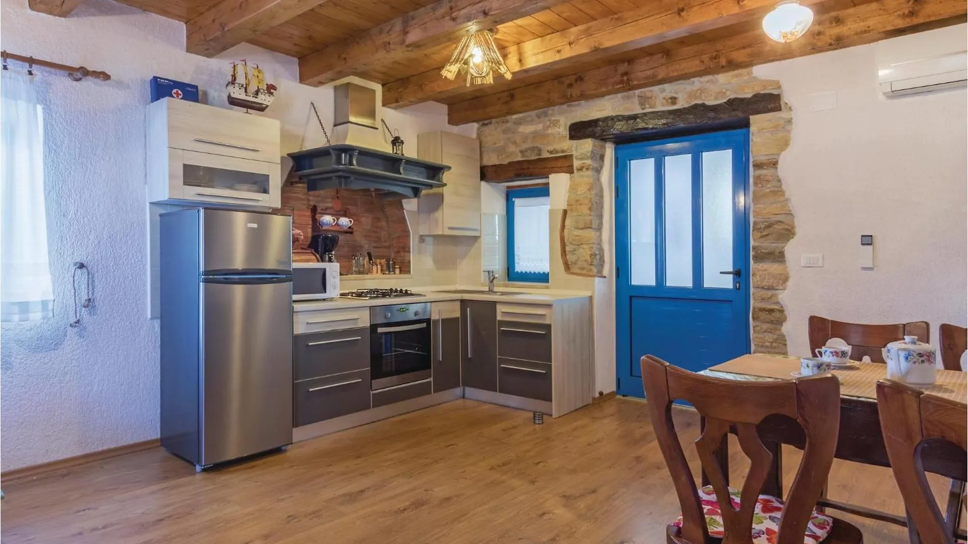 2 Bedroom Awesome Home In Kamena Vas Karojba