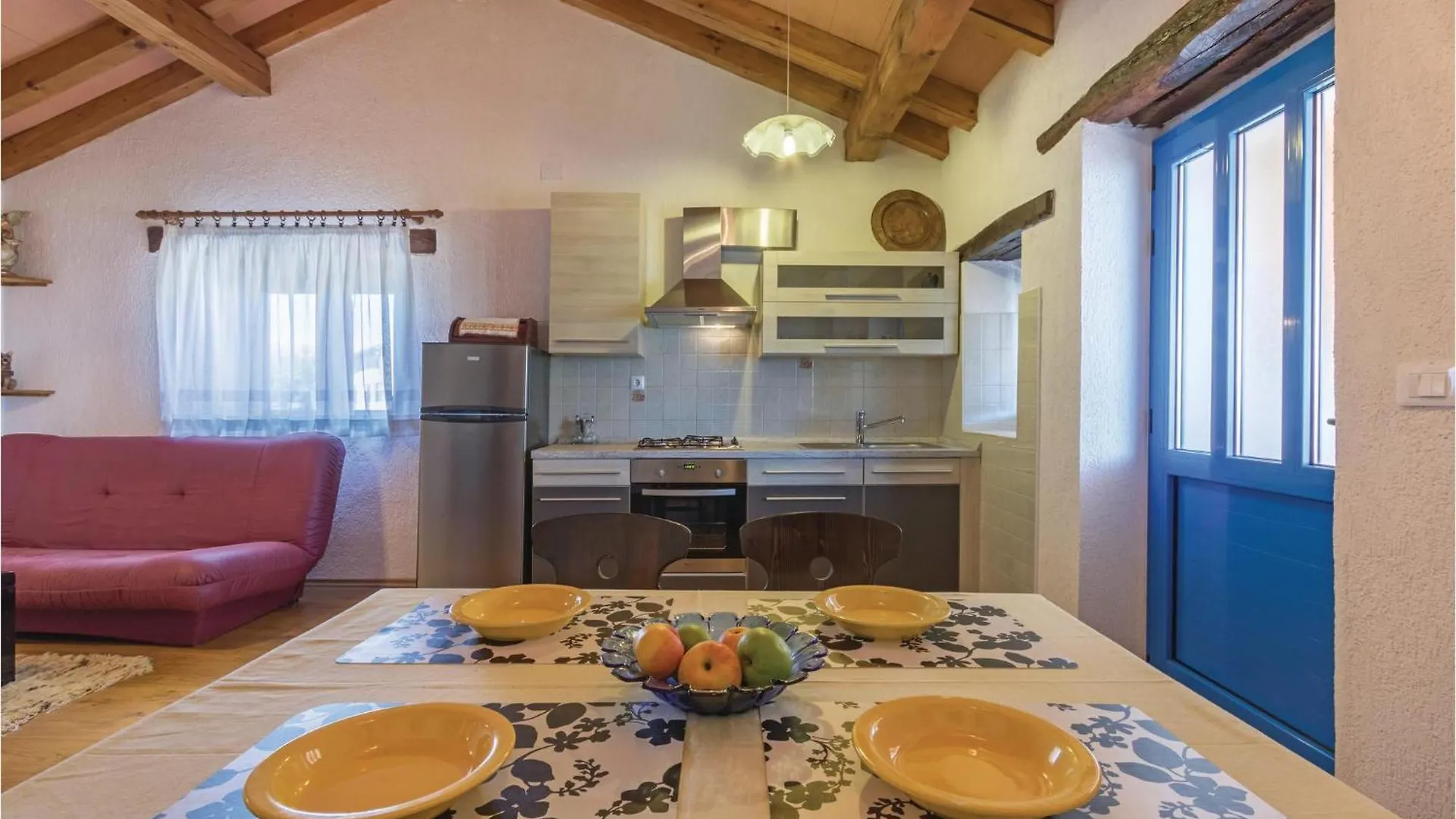 別荘 2 Bedroom Awesome Home In Kamena Vas Karojba