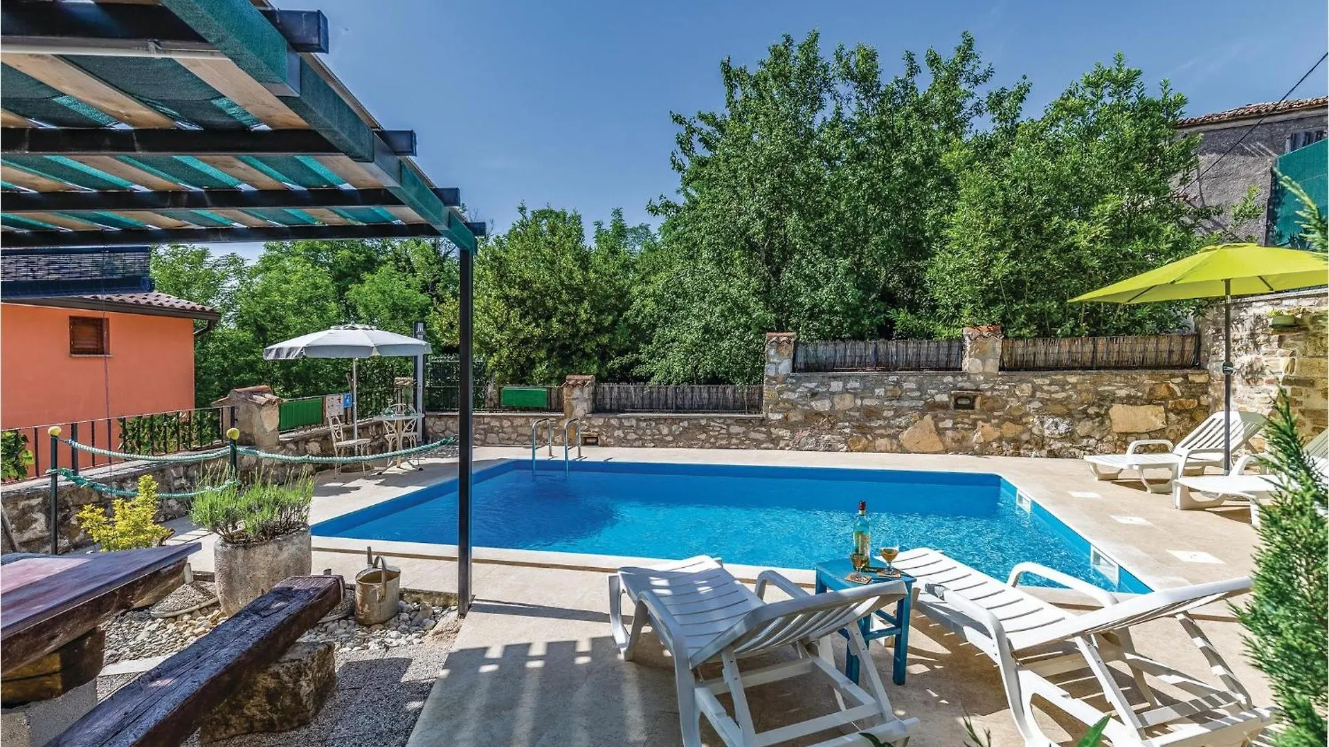 別荘 2 Bedroom Awesome Home In Kamena Vas Karojba